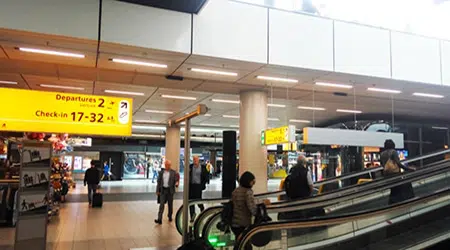 Vertrekhal schiphol taxi